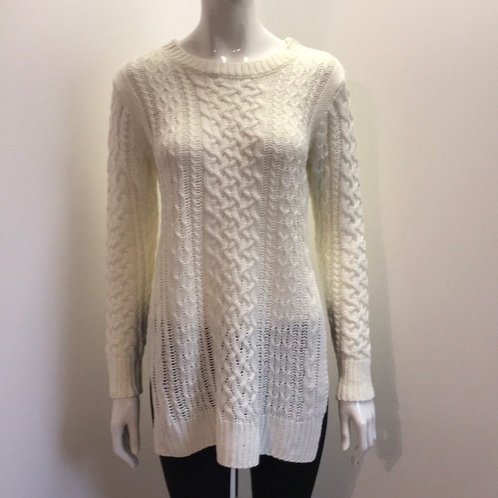 Ivory Cable Knit Sweater - 5 ⭐️ Rated! - Picture 3 of 8